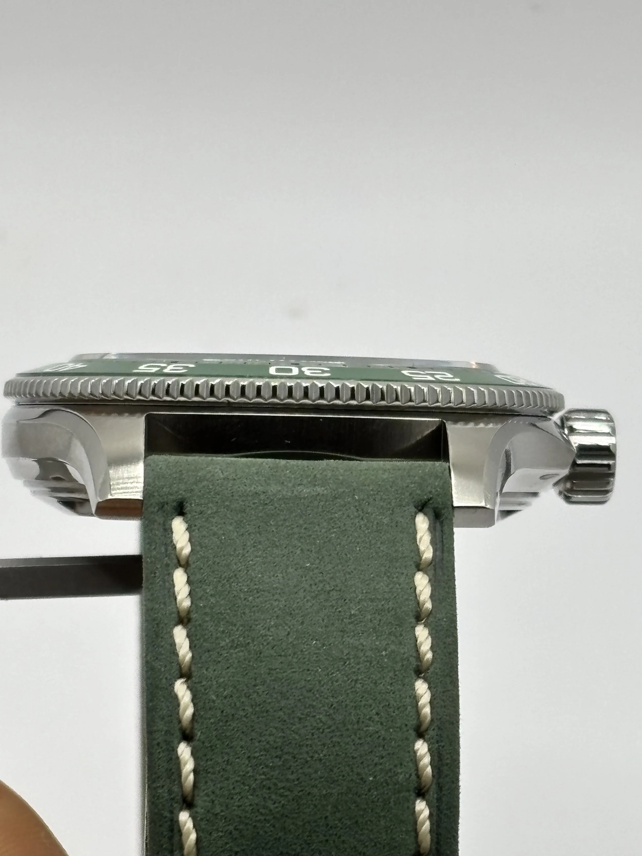 SOLD WH694 C60 Trident Pro 300 40mm Green (01/2025) Unworn — Ward